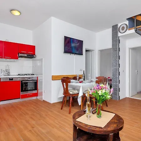 Сasa de vacaciones Nadea - With Private Pool Makarska