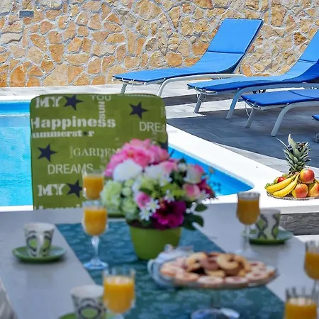 Nadea - With Private Pool בית נופש *